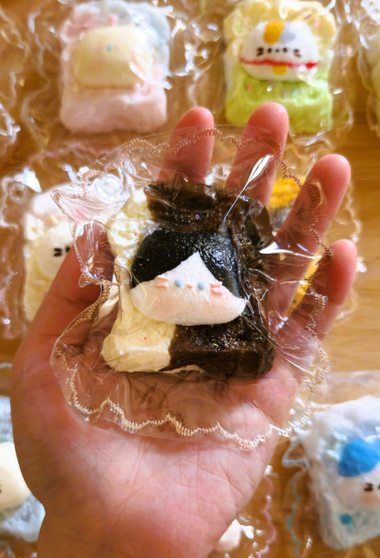 Black & White Toasted Cat Squishy